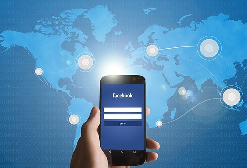Điện thoại kết nối Facebook